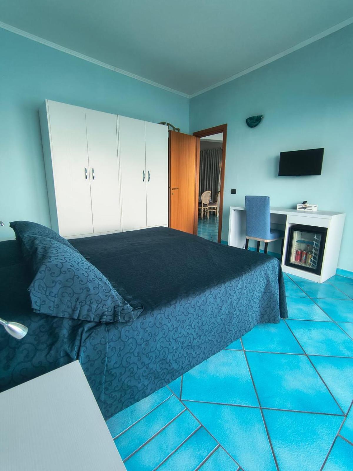 L'Incanto Suites Ischia Казамиччола-Терме Экстерьер фото