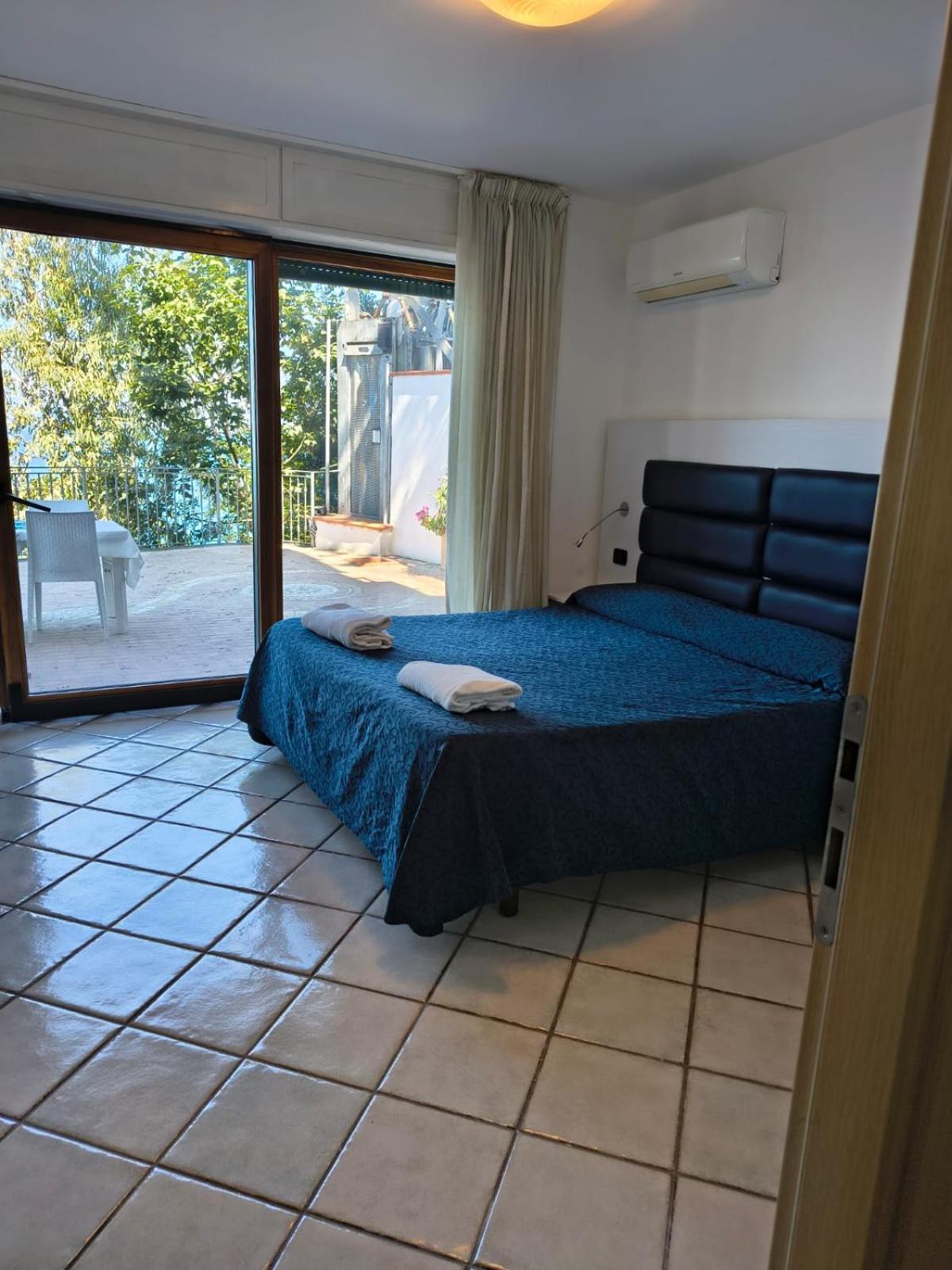 L'Incanto Suites Ischia Казамиччола-Терме Экстерьер фото